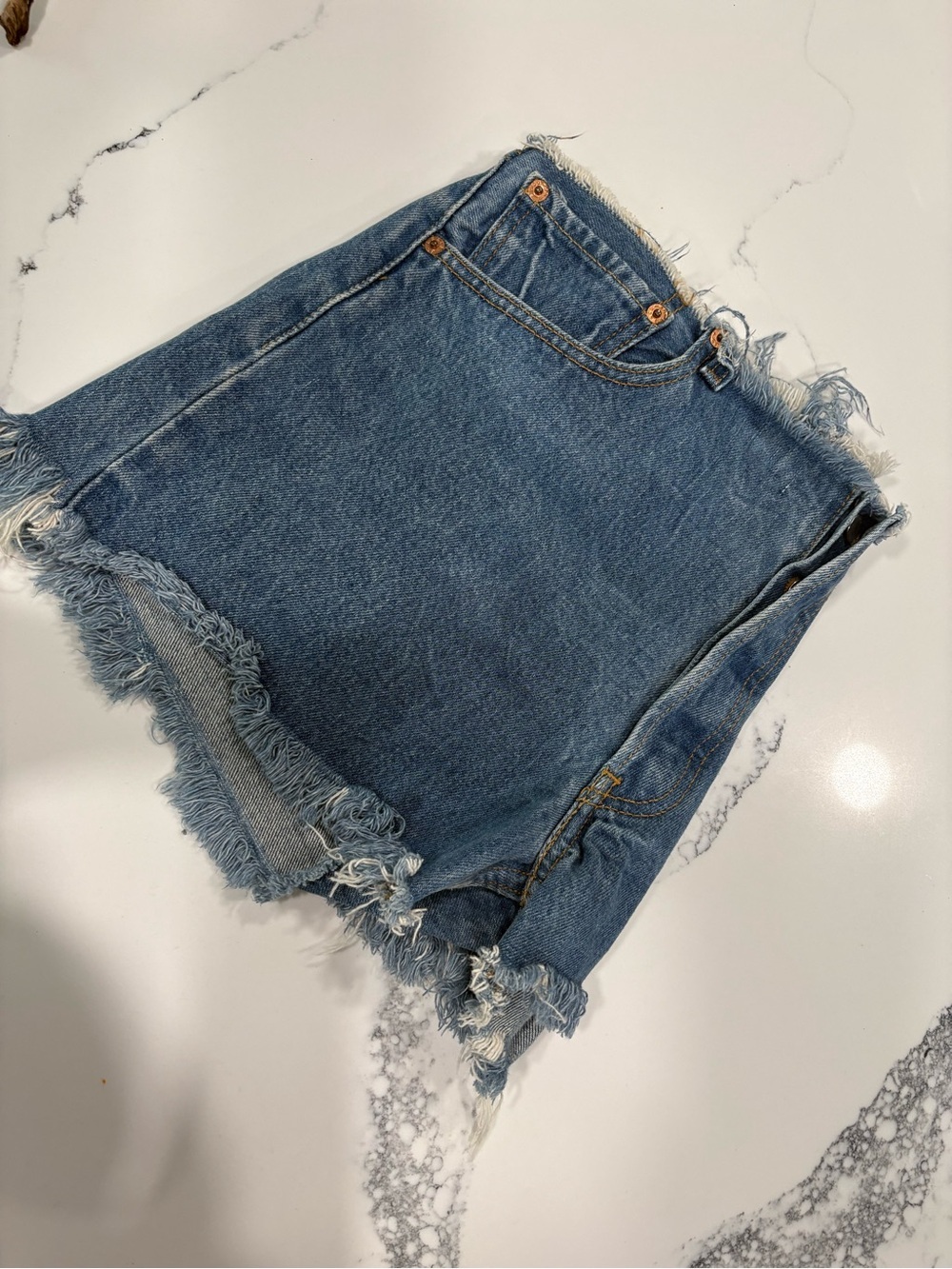 Vintage Levi’s 501 Cutoff Shorts 34/12 Button Fly Light Wash USA 80s 90s Raw Hem - Picture 4 of 9